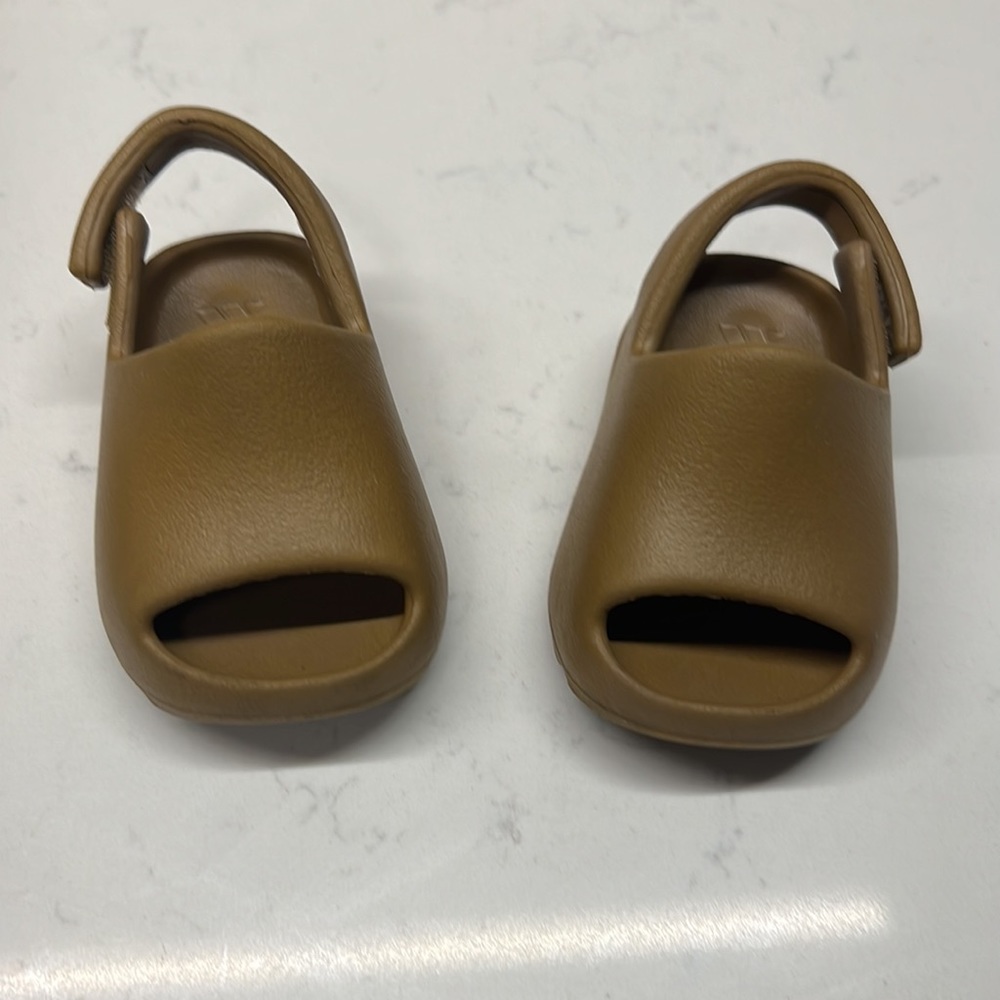 YEEZY Infant Slide ‘OCHRE’ Size 3K
